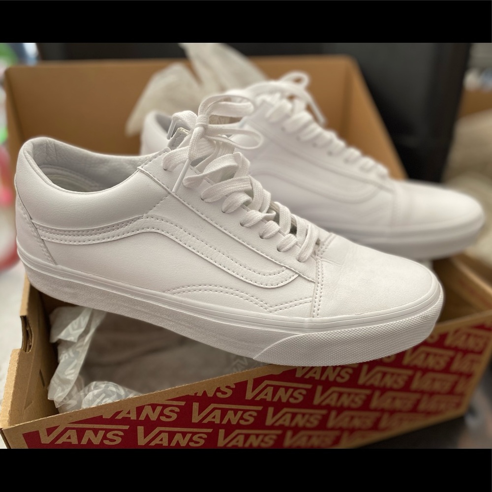 Men’s white leather vans